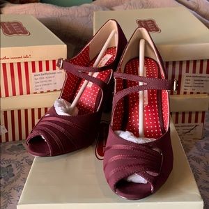 BAIT Agent Carter Heel in Plum Sz 8.5